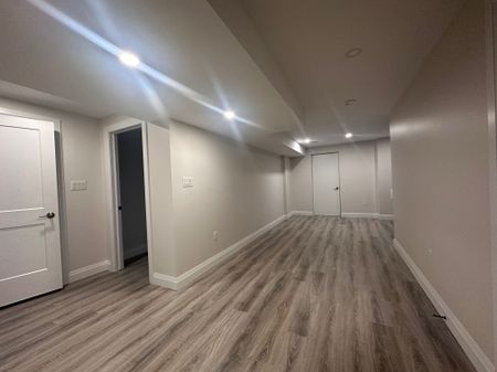 For Lease - 2036 Grosvenor Street Unit# lower, Oakville, Ontario - Photo 3