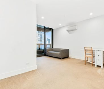 Furnished Two-Bedroom Apartment in the Iconic Vision Building - Photo 6