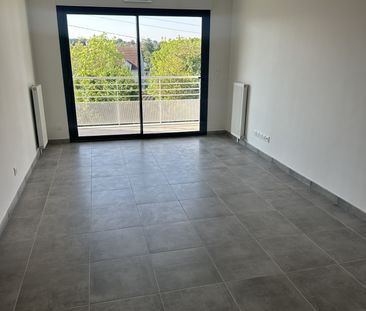 Location Appartement 3 pièces 64m² VAUX LE PENIL 77000 - Photo 1