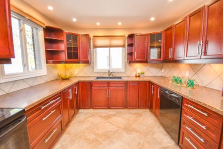 For Lease - 197 Browning Trail Unit# Upper Unit, Barrie, Ontario - Photo 5