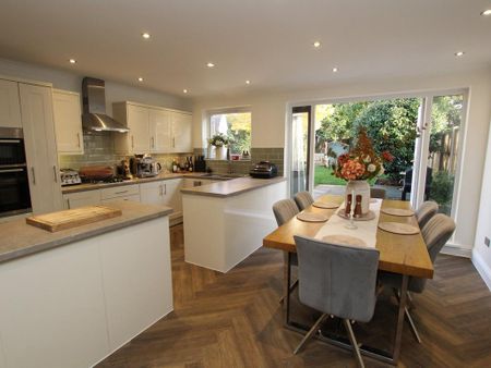 3 bedroom semi-detached house to rent - Photo 5