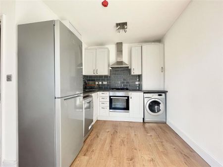 1 bedroom ground floor flat to rent - Photo 2