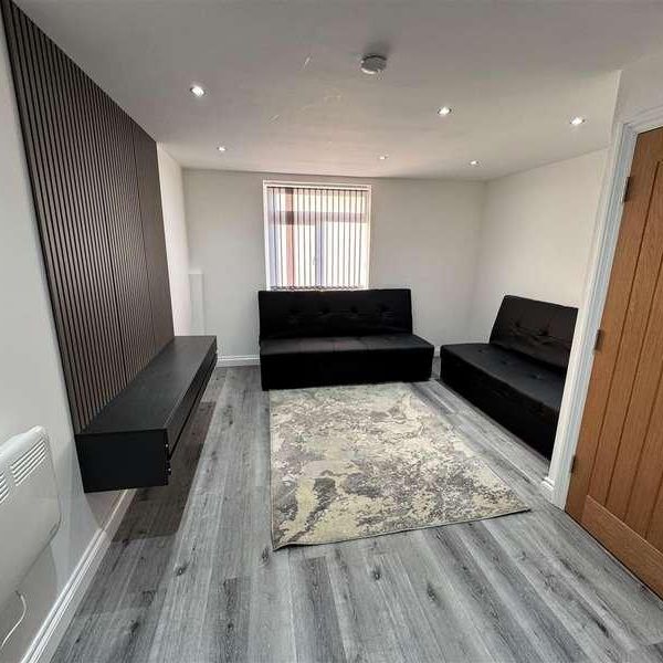 Burnage Lane, Manchester, M19 - Photo 1