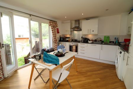 Room in a Shared House, Jamestown Way, E14 - Photo 5