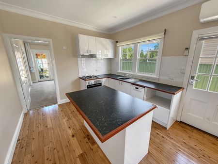 52A Gipps Street, Dubbo NSW 2830 - Apartment For Rent | Domain - Photo 5