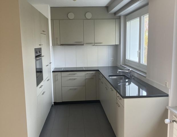Bel appartement de 4.5 pièces au 4ème étage à Fribourg - Foto 1