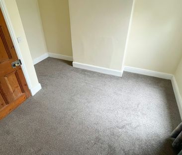 Terraced House to rent on - Photo 6