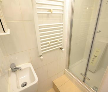 1 bedroom in a flat share to rent - Photo 1