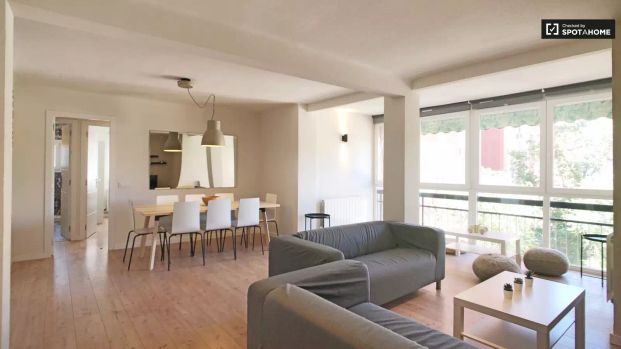 Single Bed in Room in a shared 7-bedroom apartment for rent in Aluche - Photo 1