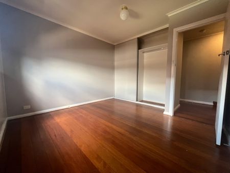 3 Bedroom Home close to all amenities - Photo 3