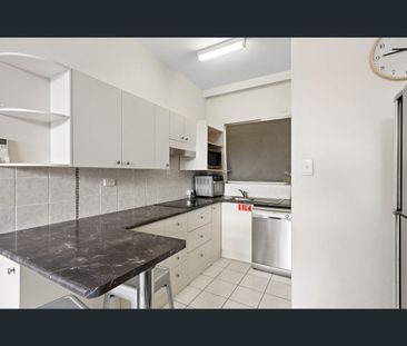 2/29 Ocean Parade, Coffs Harbour, NSW 2450 - Photo 4