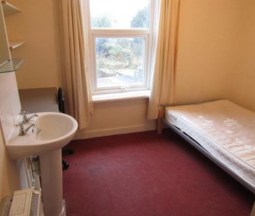 6 bedroom terraced house to rent - Photo 4