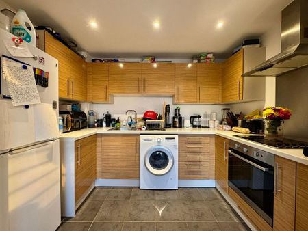 2 bedroom apartment to rent - Photo 3