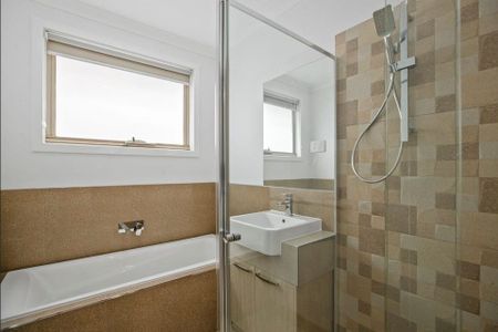 Luxurious Townhouse - Photo 4