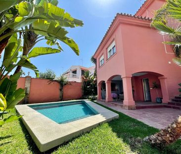 Luxury Villa for rent in Nueva Andalucia, Andalusia - Photo 6