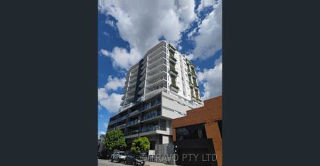 Luxurious Furnished 2-Bedroom Apartment at Verde South Brisbane - Photo 3