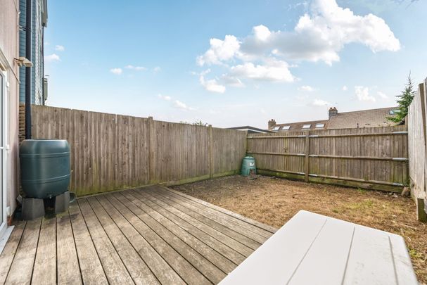 4 bedroom semi-detached house to rent - Photo 1