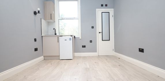 Studio Flat, Nightingale Grove, SE13 - Photo 2