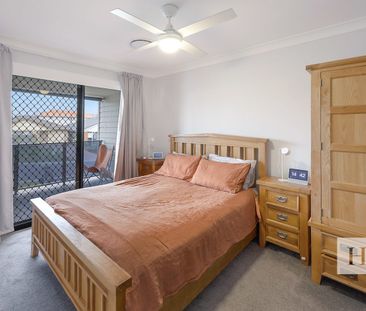 HAMLYN TERRACE - Photo 2