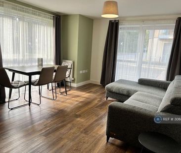 2 bedroom flat to rent - Photo 2