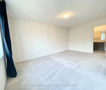 Property For Lease | N9359258 - Photo 6