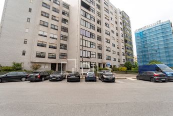 Apartamento T2 renovado para arrendar na Rua São João Bosco