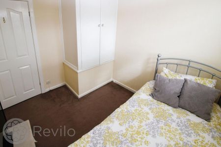 3 bedroom detached house to rent - Photo 4