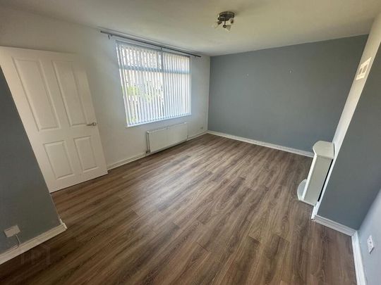 212 Jordanstown Road, Jordanstown, BT37 0NA - Photo 1