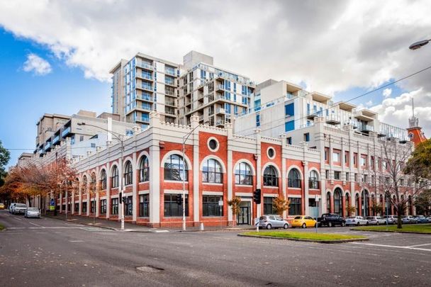 SENSATIONAL LOCATION, SENSATIONAL CITY VIEWS! - Photo 1