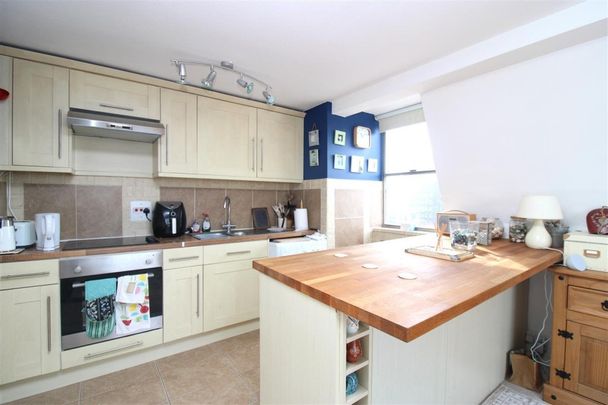 Sillwood Place - Photo 1