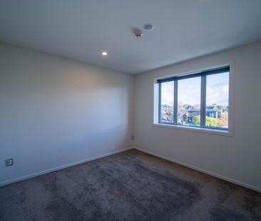 2 Bedroom Apartment on Colombo Street - Photo 4