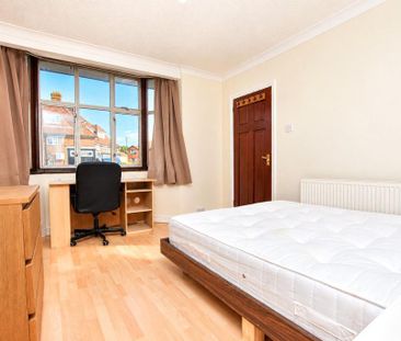 6 bedroom semi-detached house to rent - Photo 5
