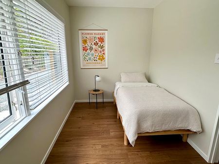 Three-bedroom Beauty - Photo 3