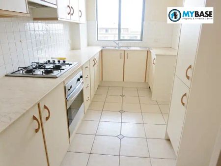 “MODERN 3 BEDROOM APARTMENT - CLOSE TO STATION - CITY VIEWS AND WATER VIEWS” - Photo 3