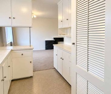 Room to Live, Space to Work! - Photo 3