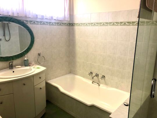 Templestowe - Photo 1