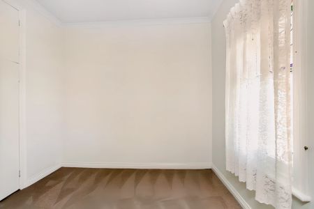 2 Bed, 1 Bath - Photo 3