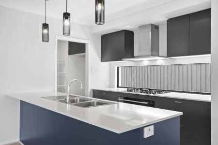 Elegant Family Haven in Harmony - Photo 5