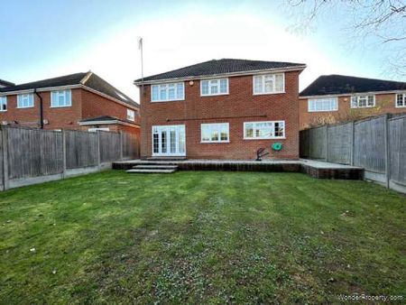 5 bedroom property to rent in Borehamwood - Photo 5