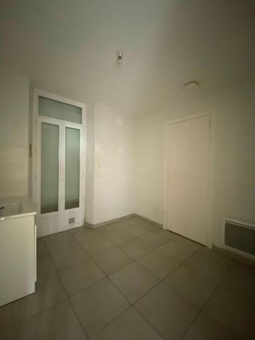 Location Appartement 3 pièces 52m² VALENCE 26000 - Photo 3