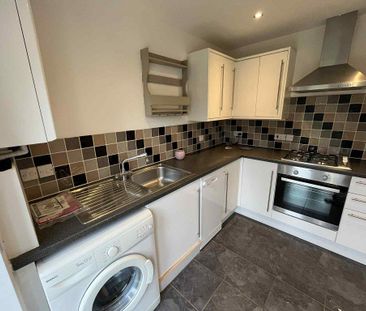 2 bedroom end of terrace house to rent - Photo 5