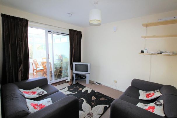 5 bedroom semi-detached house to rent - Photo 1