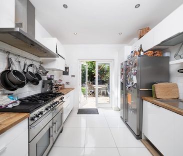 4 Bed Semi-Detached House, Arragon Gardens, SW16 - Photo 1