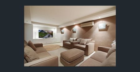 Stylish & Spacious Living in a Quiet Southport Pocket - Photo 4