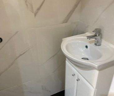 3 Bed Semi-Detached House, May Terrace, IG1 - Photo 3