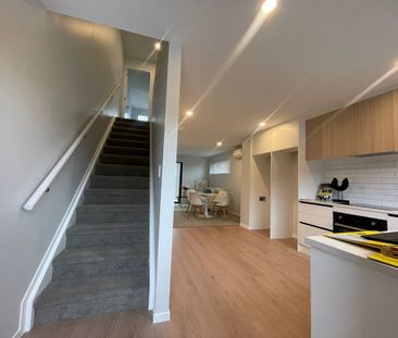 MANGERE BRIDGE, 3 BEDROOMS - Photo 1