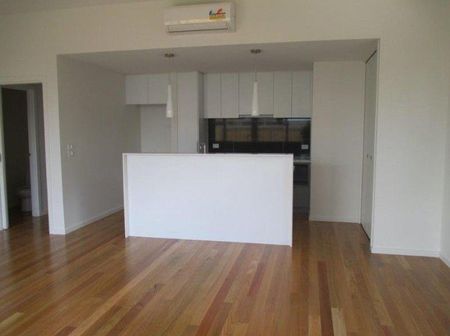 2/54 Dundas Street, Thornbury VIC 3071 - Photo 4