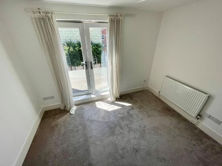 3 bedroom semi-detached house to rent - Photo 2