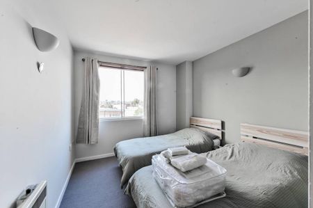2 bedroom flat to rent - Photo 2