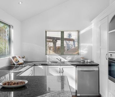 12C Silverton Avenue, Wai O Taiki Bay, Auckland - Photo 2